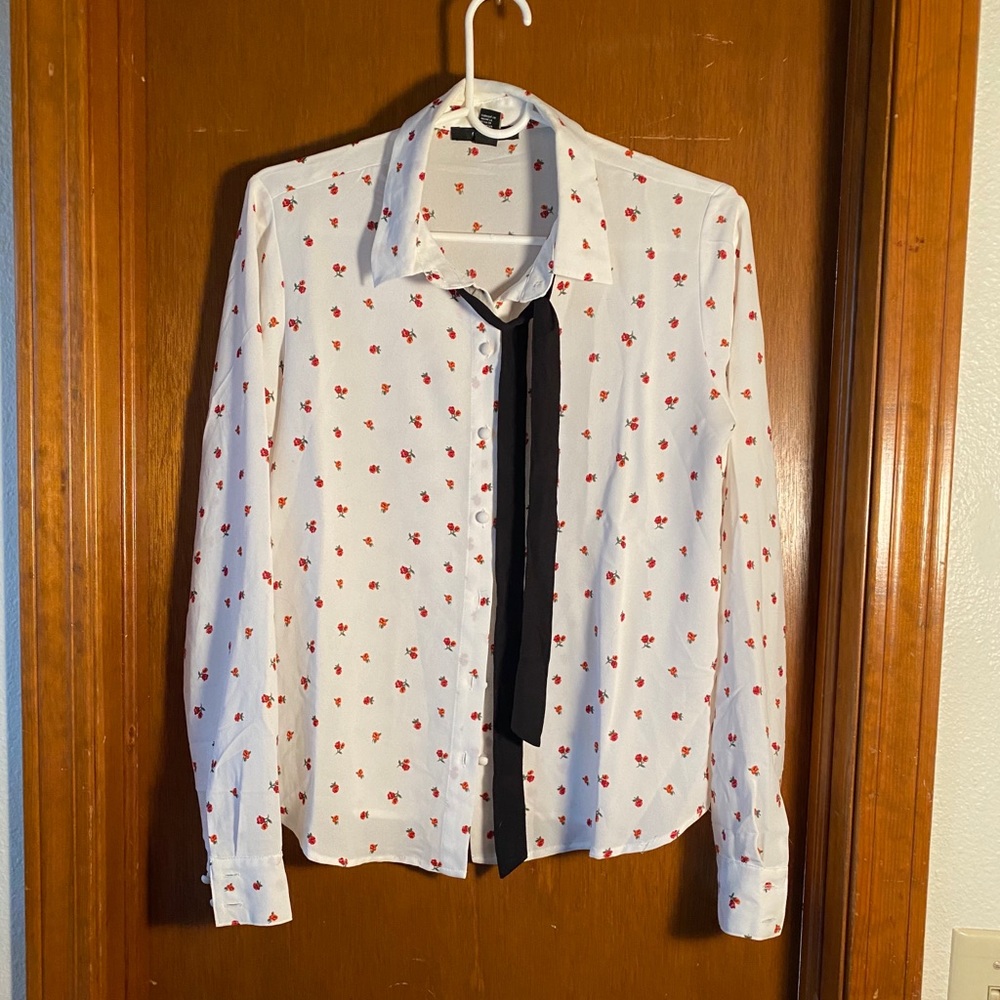 Forever 21 Rosebud Blouse with Tie *STAINED*